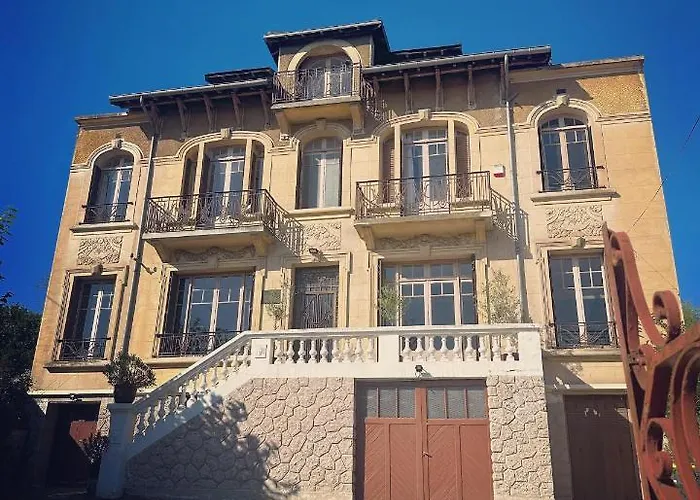 Alojamento de Acomodação e Pequeno-almoço Maison Mandarine 3*